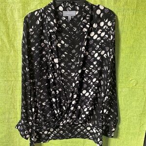 Classiques Entier Black and White Abstract Silk Blouse